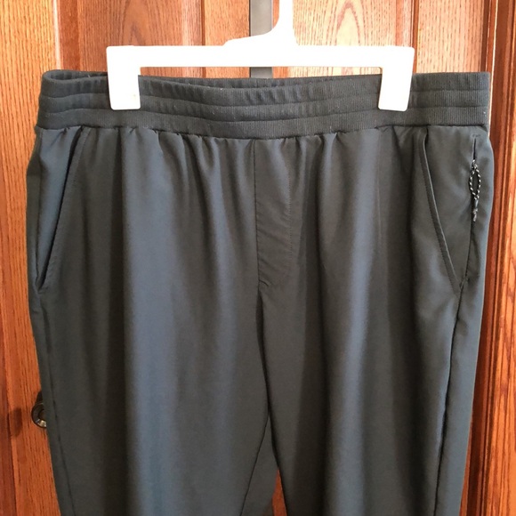 NEW LISTING! FLX Dynamic Stretch Joggers - Picture 4 of 7
